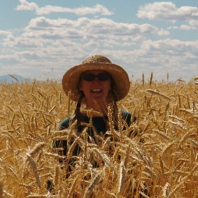 Anna in rye field